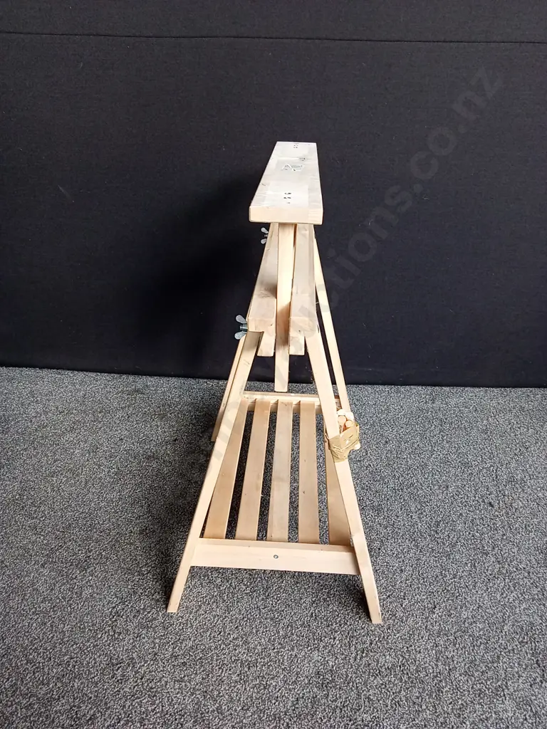 IKEA MITTBACK TRESTLE Image 1++
