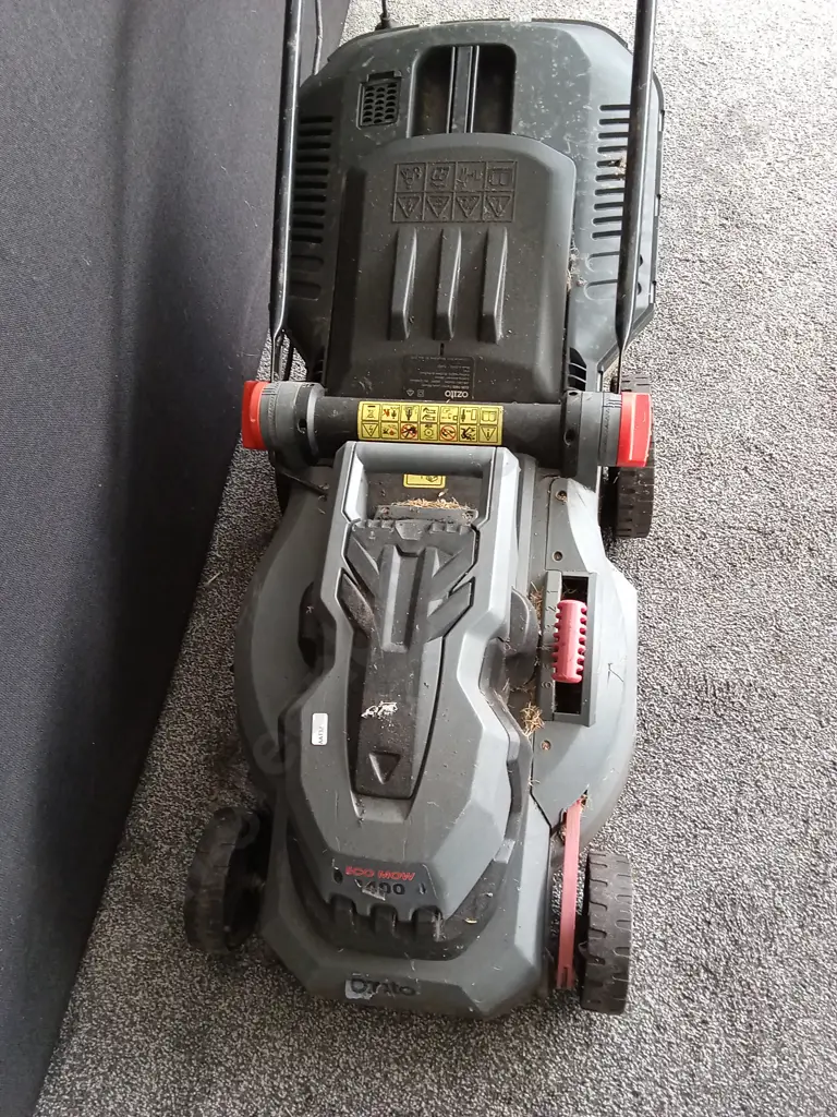 OZITO ELECTRIC LAWN MOWER WORKING Image 1++