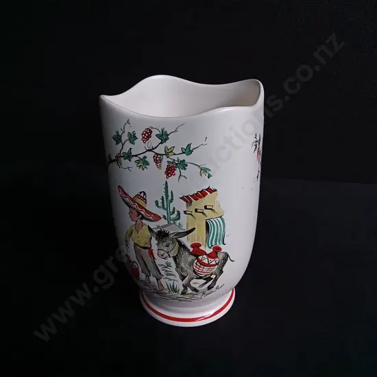 VINTAGE CROWN DUCAL CERAMIC VASE