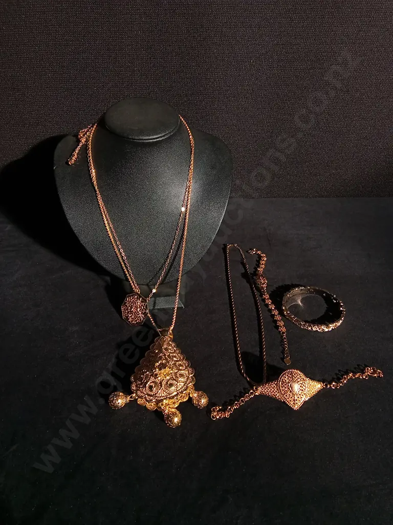 MIX OF COSTUME JEWELLERY Image 1++