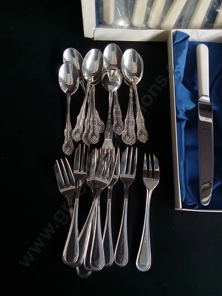 BRAND NEW SILVERWARE, FAIRMOUNT FINE SILVER "DUKE" SPOONS, BANQUET CAKE FORKS, HIRAM WILD KNIVES , SHEFFIELD CAKE SERVER Image 1++