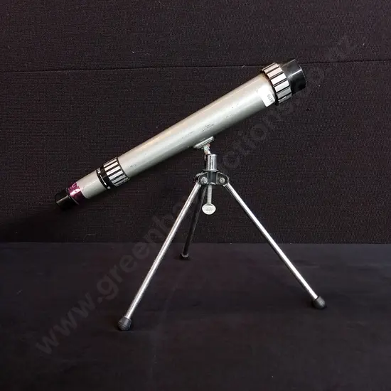 VINTAGE COMPACT SIZE TELESCOPE