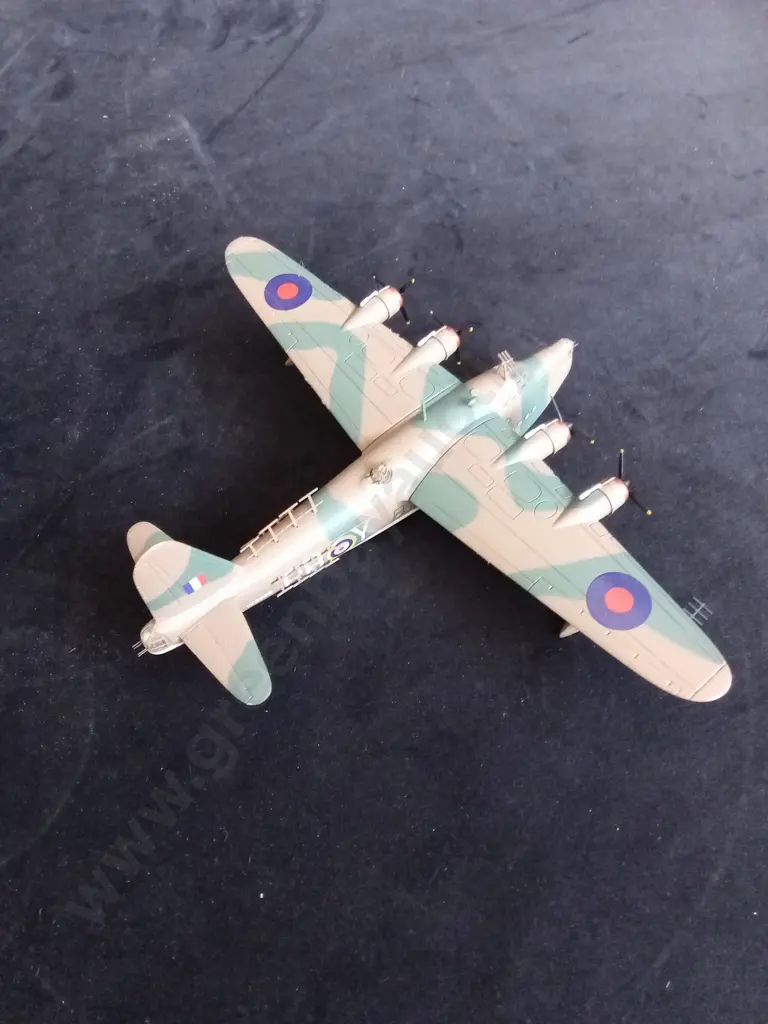 CORGI 1:144 DIECAST MODEL OF A SUNDERLAND MK.III FLYING BOAT Image 1++
