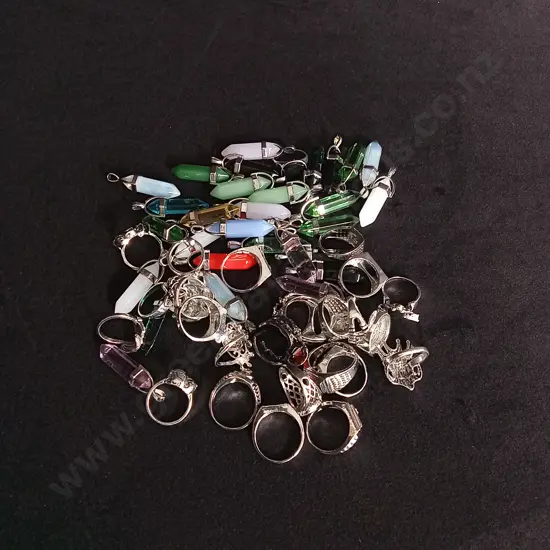MIX OF RINGS AND PENDANTS