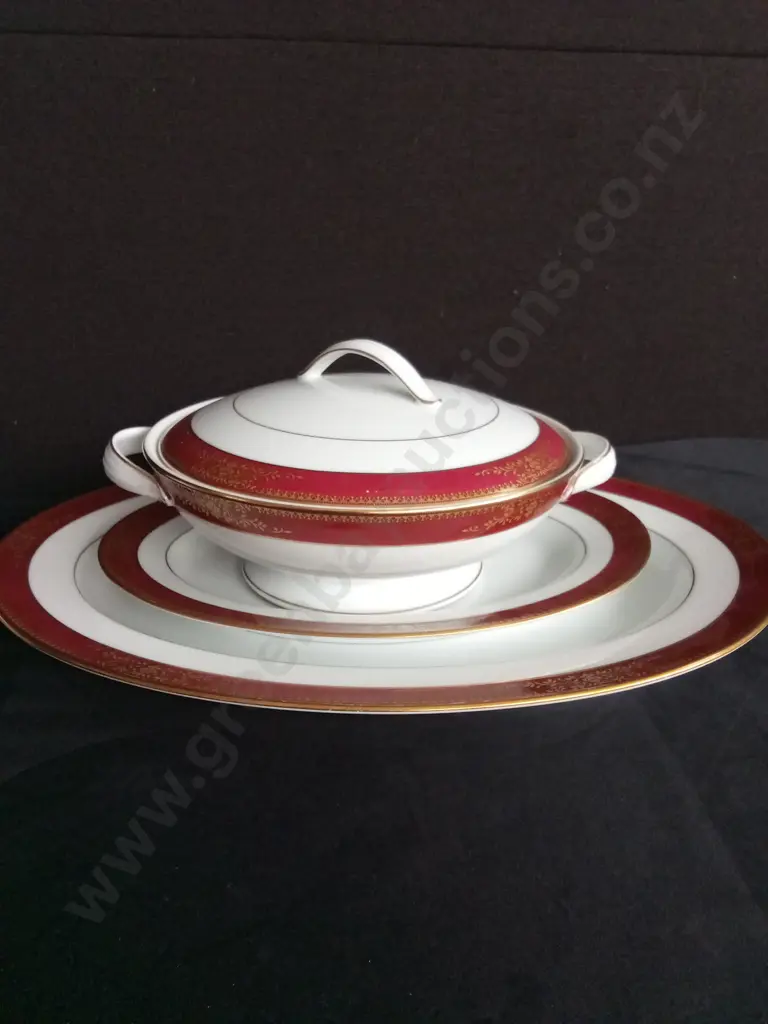 52 PIECES NORITAKE FINE PORCELAIN DINNER SERVICE SET Image 1++