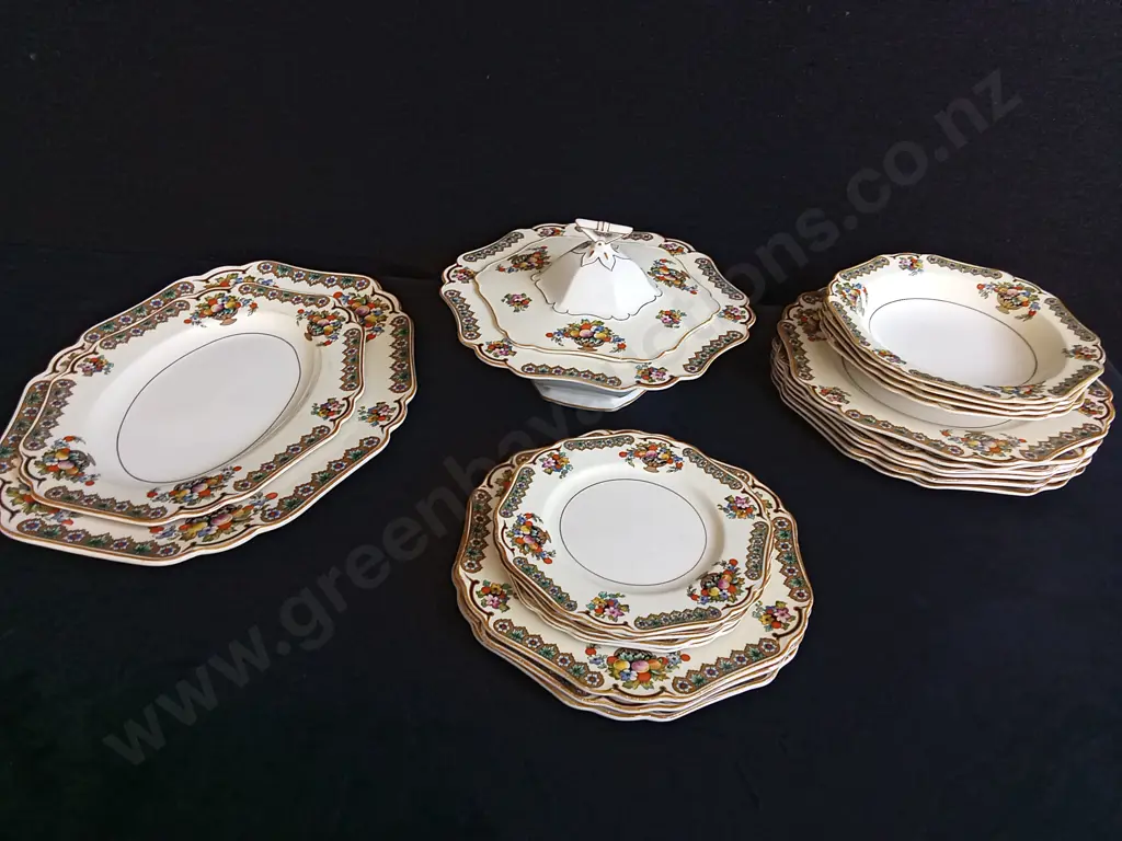 21 PIECES ANTIQUE JOHN MADDOCK & SONS ROYAL IVORY CHINA SET, "MINERVA" PATTERN Image 1++