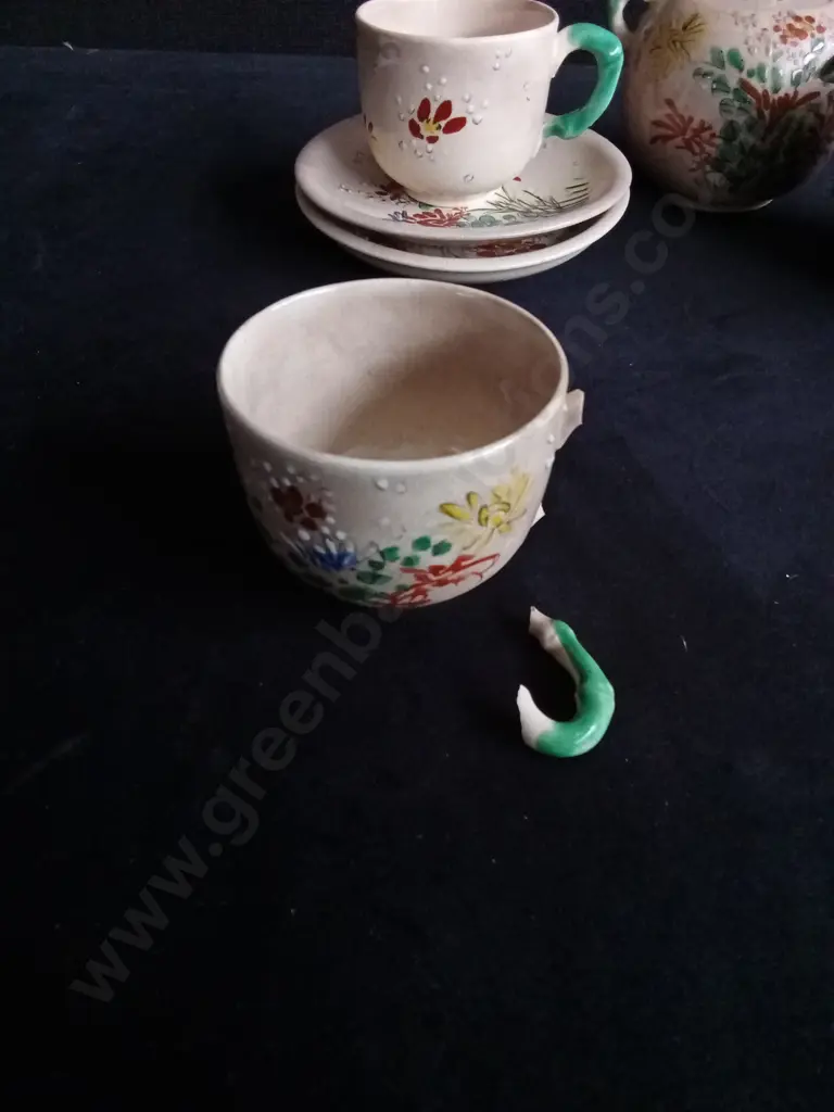 6 PIECES ANTIQUE JAPANESE KINKOZAN AWATA TEA SET, ONE CUP HAS A BROKEN HANDLE Image 1++