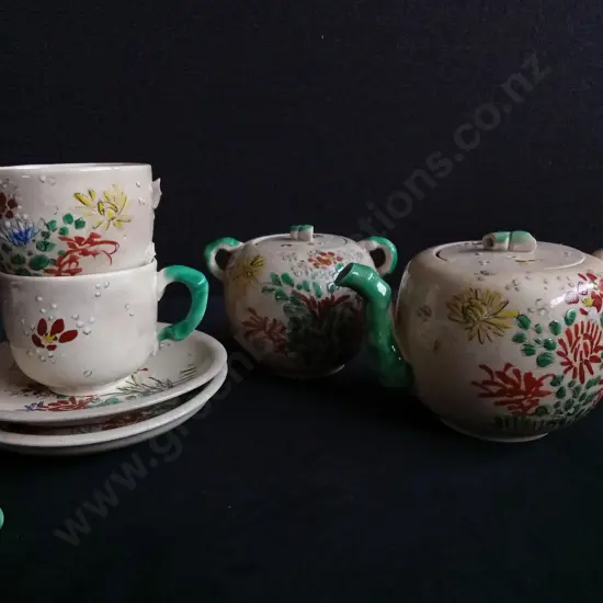 6 PIECES ANTIQUE JAPANESE KINKOZAN AWATA TEA SET, ONE CUP HAS A BROKEN HANDLE