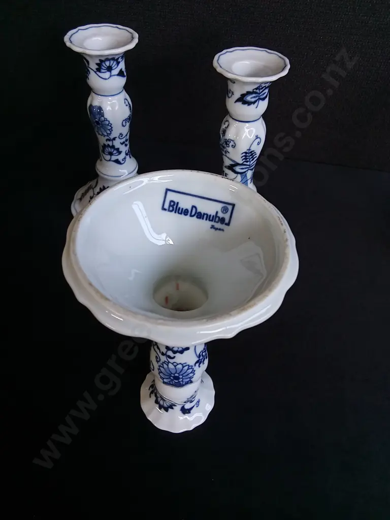 4 PIECES BLUE DANUBE PORCELAIN CANDLESTICKS Image 1++
