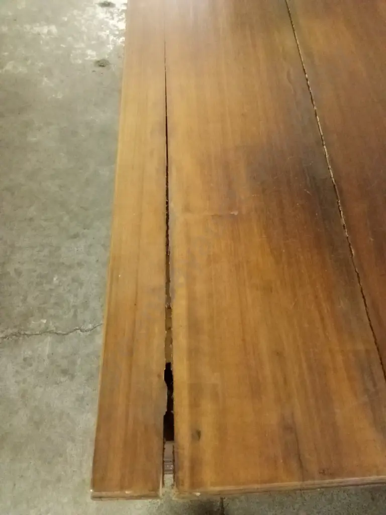 SOLID WOOD SIDEBOARD H89CM D43CM L1.69M SMALL DAMAGE ON TOP AS PICTURED Image 1++