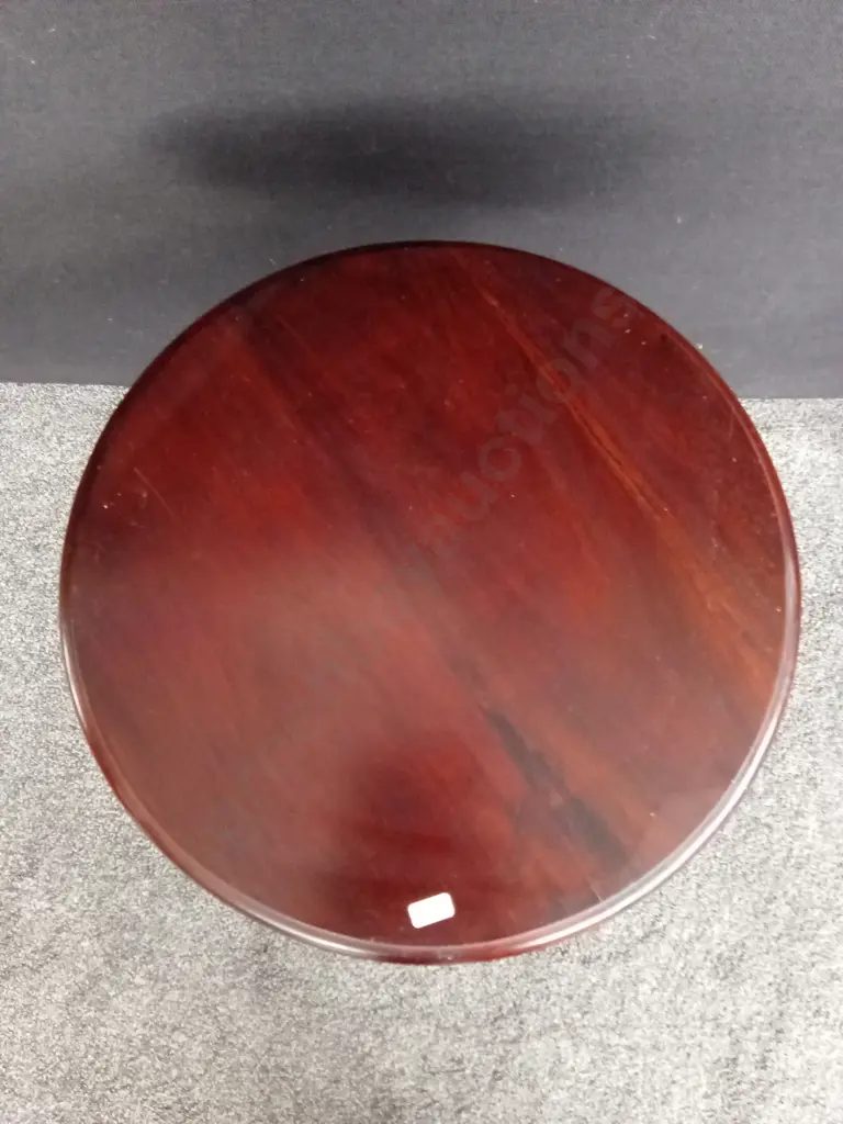 CHIPPENDALE STYLE ROUND SIDE TABLE H63CM Image 1++