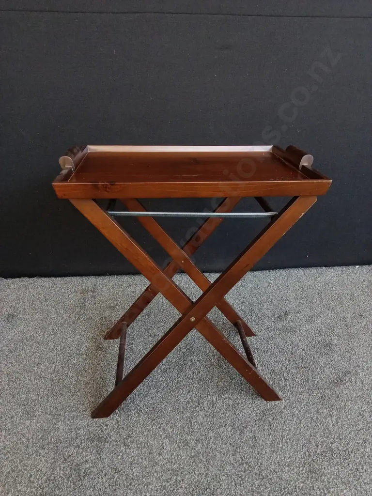 TRAY STAND WITH FOLDING BASE Image 1++