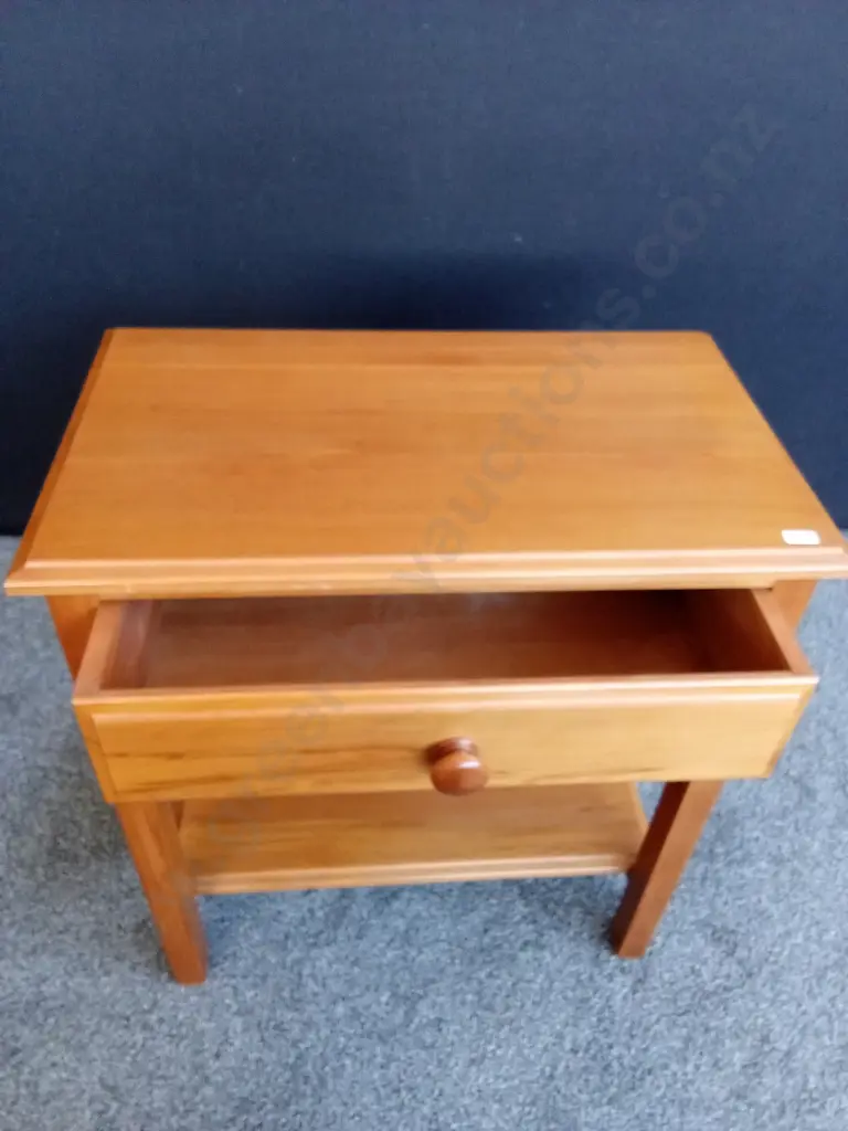 WOODEN SIDE TABLE L62CM D37CM H69CM Image 1++