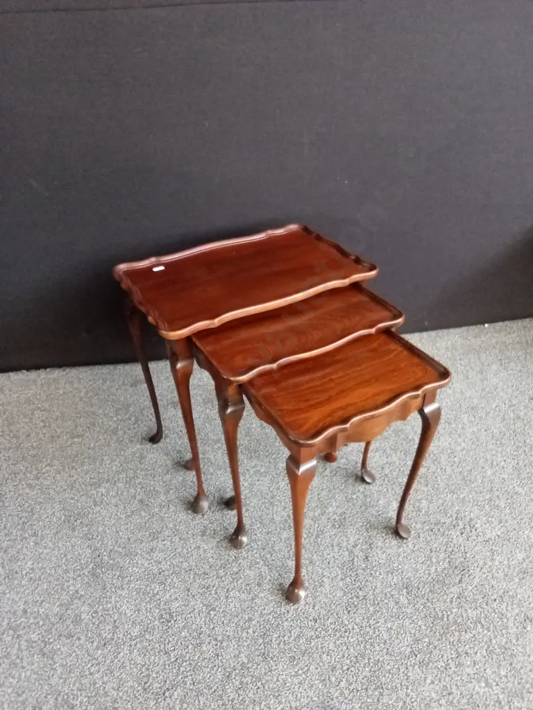 SET OF 3 WHEN NESTING TABLES Image 1++