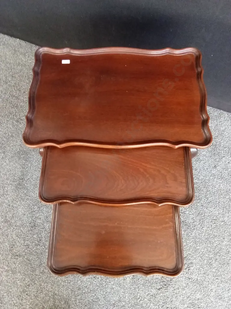SET OF 3 WHEN NESTING TABLES Image 1++