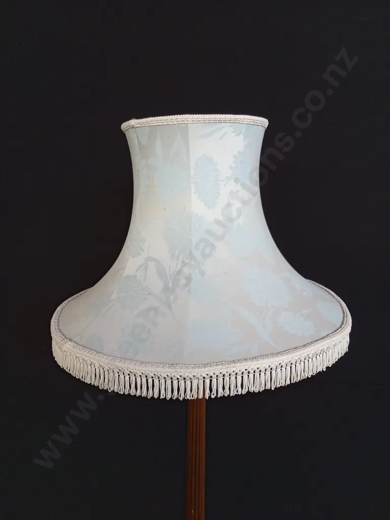 ANTIQUE LAMP AND FOAM LAMPSHADE WORKING Image 1++