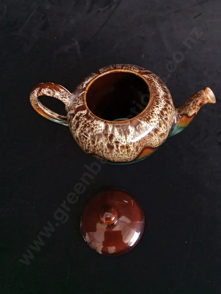 VINTAGE GLAZED CERAMIC TEAPOT Image 1++