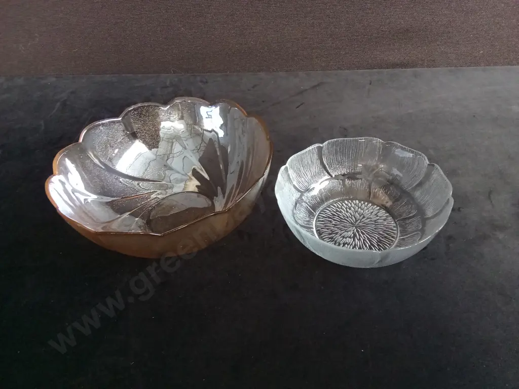 2 FLORAL GLASS BOWLS Image 1++