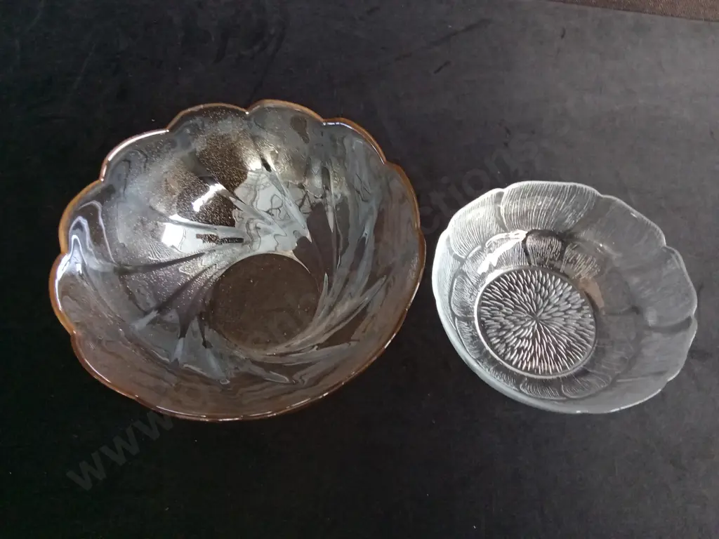 2 FLORAL GLASS BOWLS Image 1++