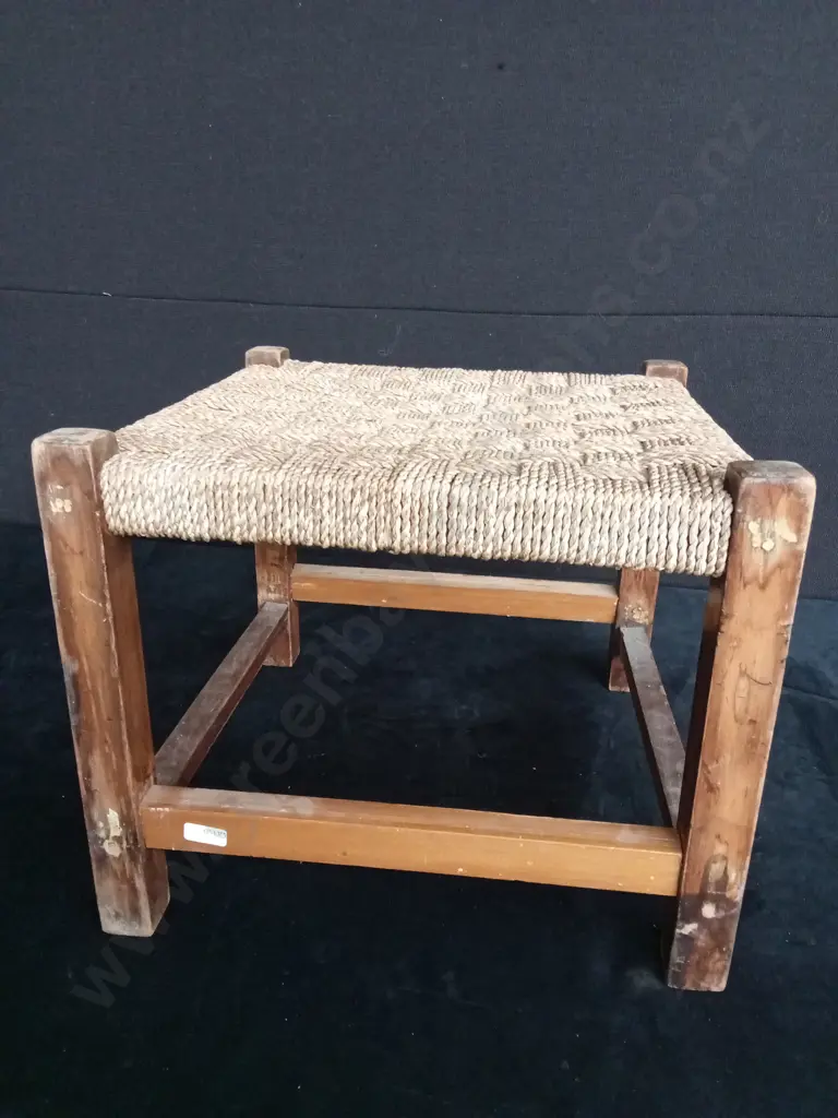 VINTAGE WOODEN FOOTSTOOL Image 1++