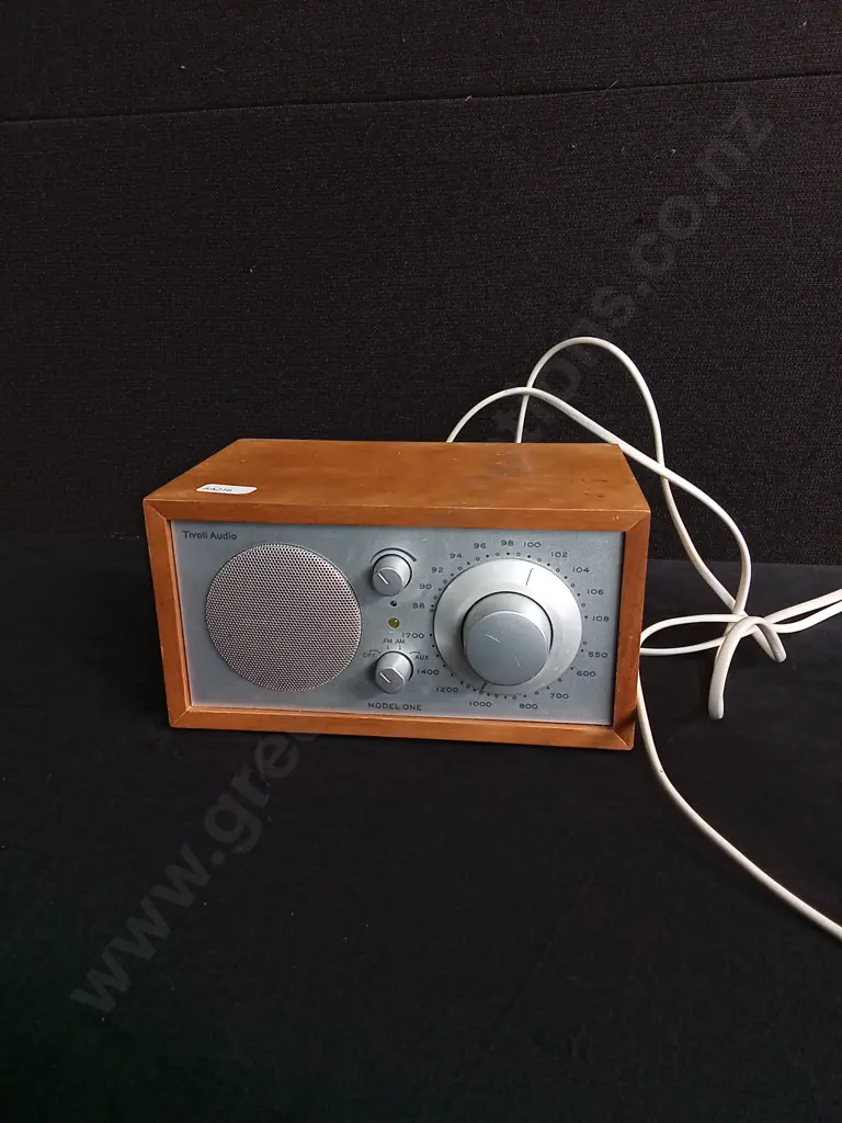 TIVOLI AUDIO MODEL ONE TABLE RADIO WORKING Image 1++