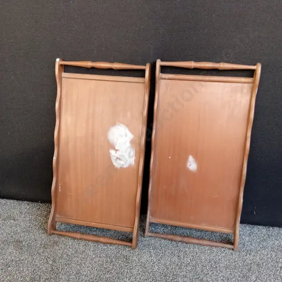 2 BREAKFAST TRAYS