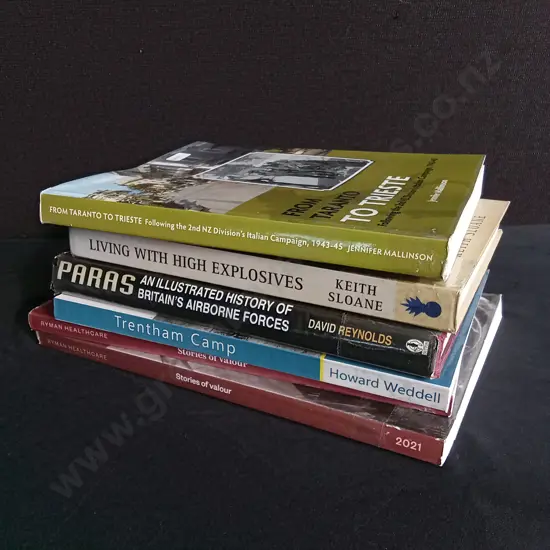 6 PIECES BOOKS ON WAR