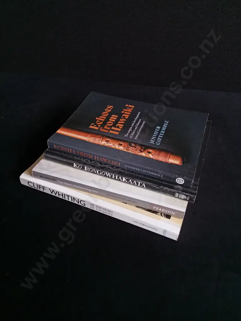4 MAORI BOOKS Image 1++