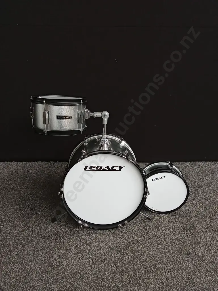 LEGACY 3 PIECES KIDDIES DRUMKIT Image 1++