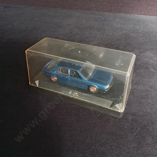 1:43 SCALE SOLIDO RENAULT 25 DIE CAST MODEL