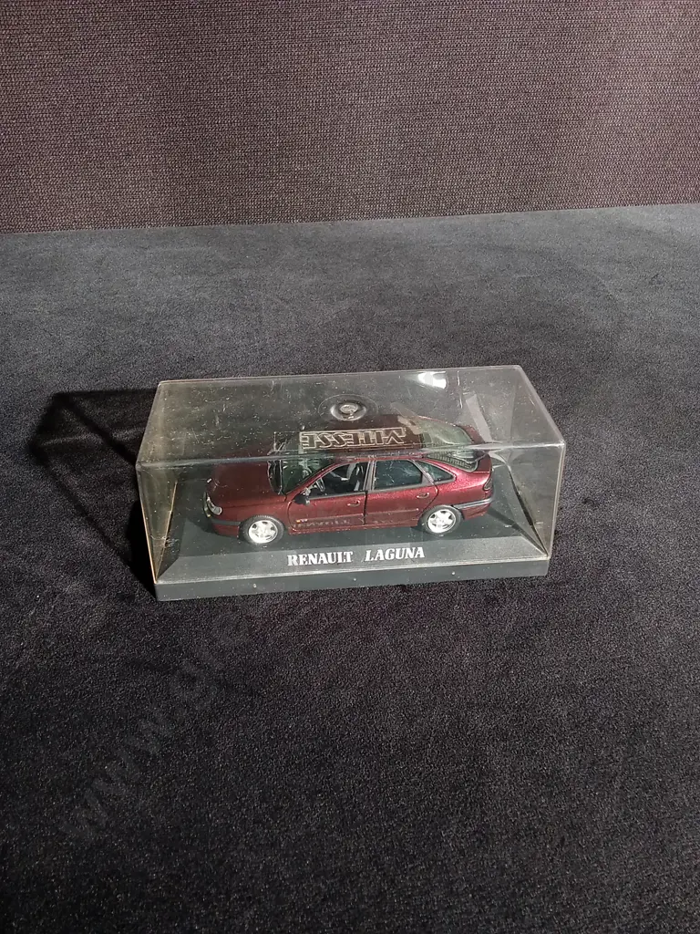 1:43 SCALE VITESSE RENAULT LAGUNA DIE CAST MODEL Image 1++