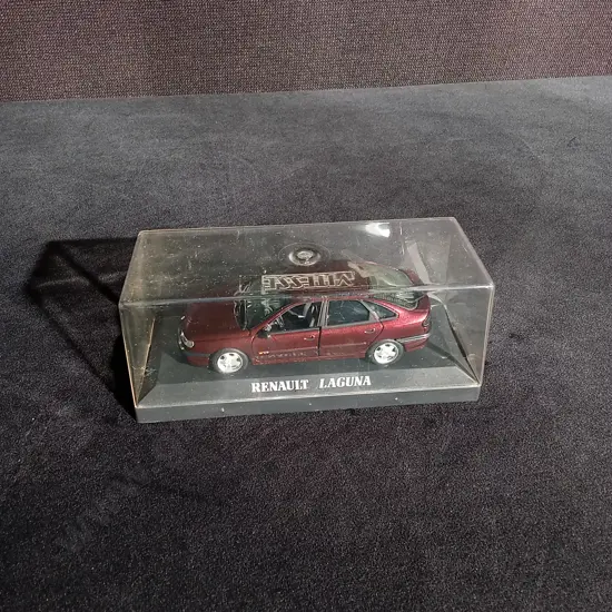 1:43 SCALE VITESSE RENAULT LAGUNA DIE CAST MODEL