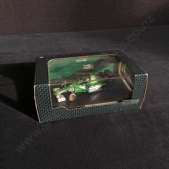 1:43 SCALE HOT WHEELS 2000 JAGUAR R1 FORMULA DIE CAST MODEL