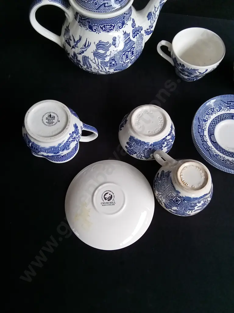 11 PIECES VINTAGE CHURCHILL BLUE WILLOW CHINA TEA SET MADE IN ENGLAND Image 1++