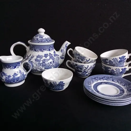 11 PIECES VINTAGE CHURCHILL BLUE WILLOW CHINA TEA SET MADE IN ENGLAND