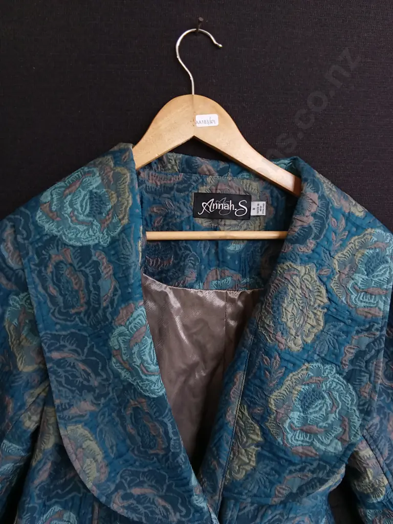 ANNAH S COAT SIZE M Image 1++