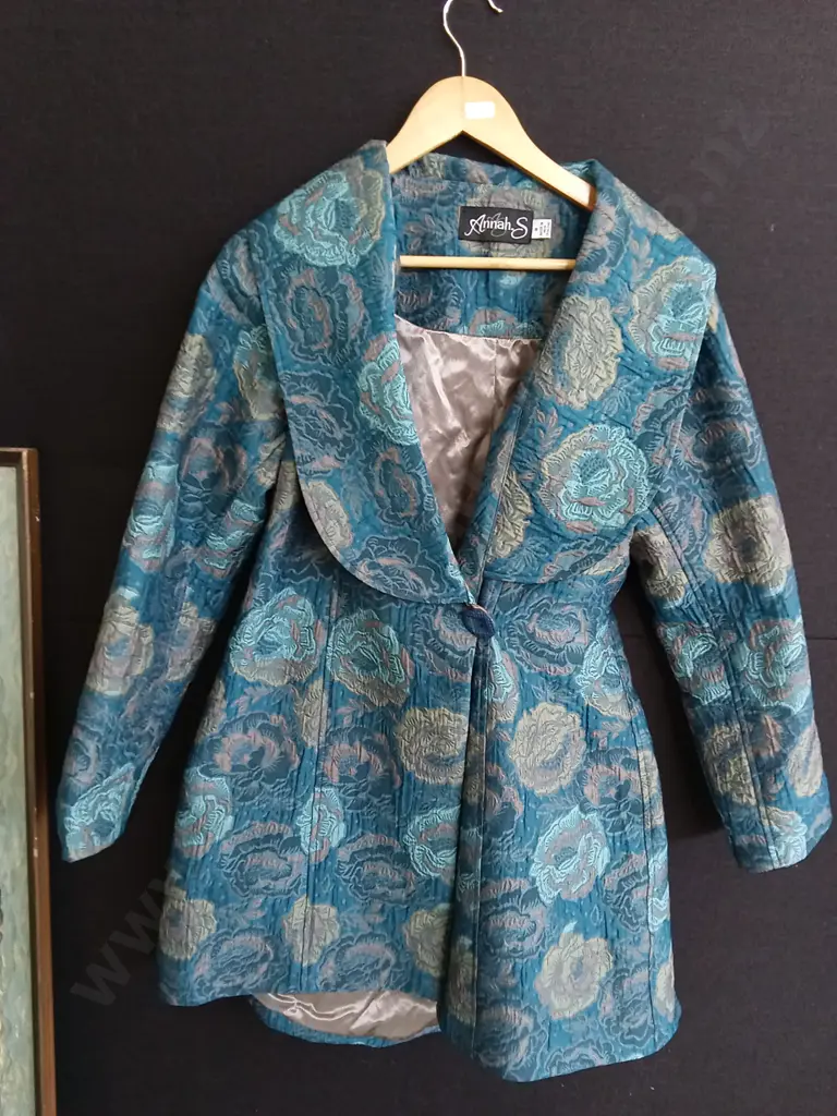 ANNAH S COAT SIZE M Image 1++