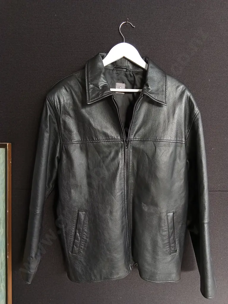 BARKERS GENUINE LEATHER JACKET SIZE L Image 1++