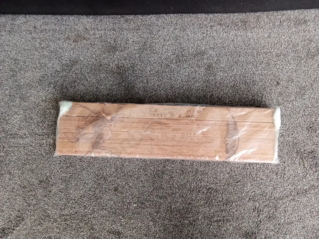 CEDAR VENETIAN BLINDS 79CM WIDE Image 1++