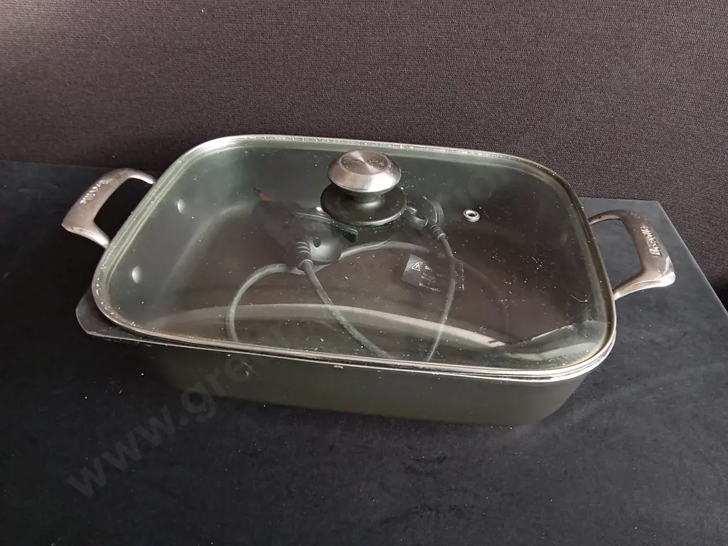 BREVILLE ELECTRIC BANQUET FRYPAN Image 1++