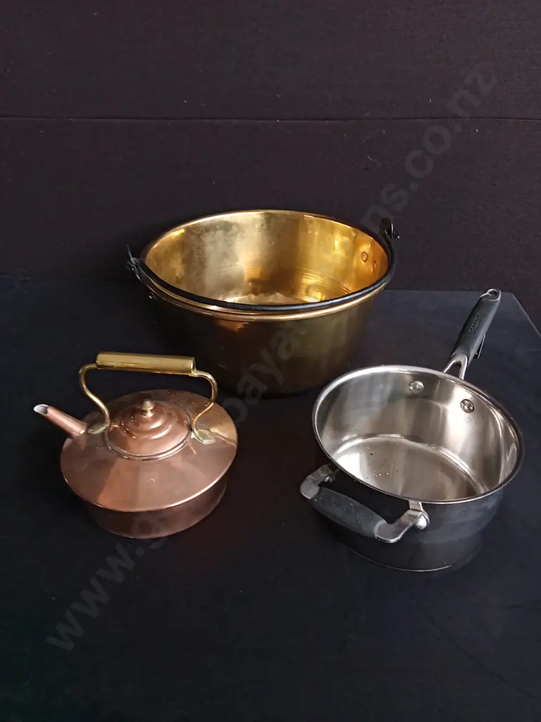 MIX OF POTS AND COPPER KETTLE Image 1++