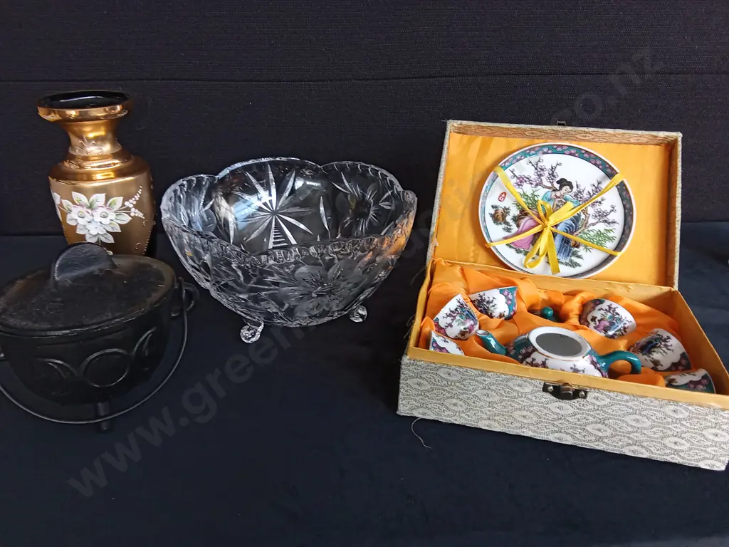 4 VINTAGE ITEMS INCLUDING 1 BOXED CHINESE TEA SET Image 1++