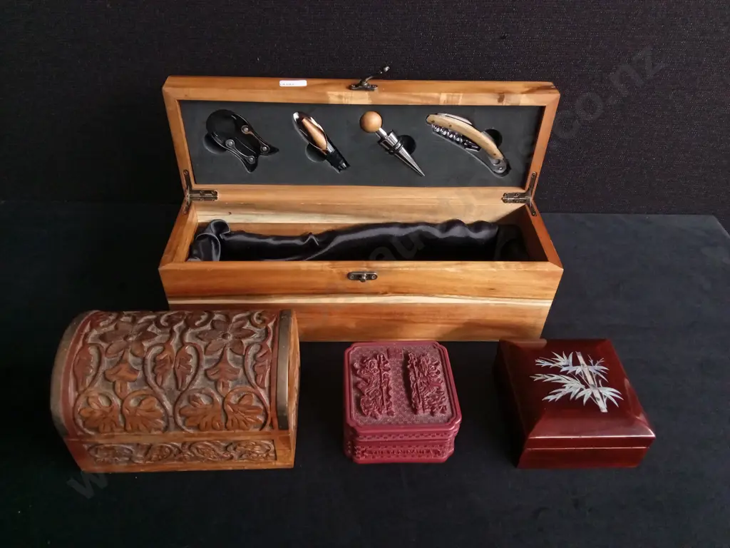 WOODEN WINE GIFT BOX SET AND 3 DECORATIVE WOODEN BOXES Image 1++