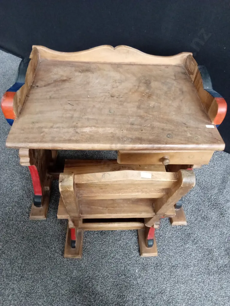 VINTAGE CLOWN CHILDREN'S DESK AND CHAIR Image 1++