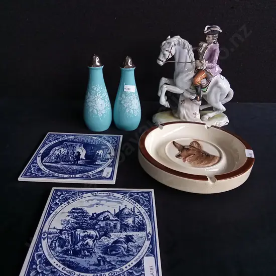 MIX OF DECORATIVE ITEMS