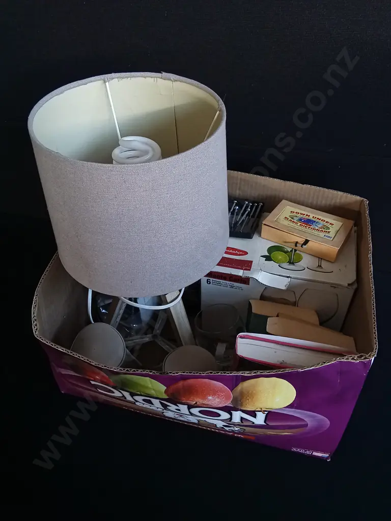 MISCELLANEOUS BOX OF ITEMS Image 1++