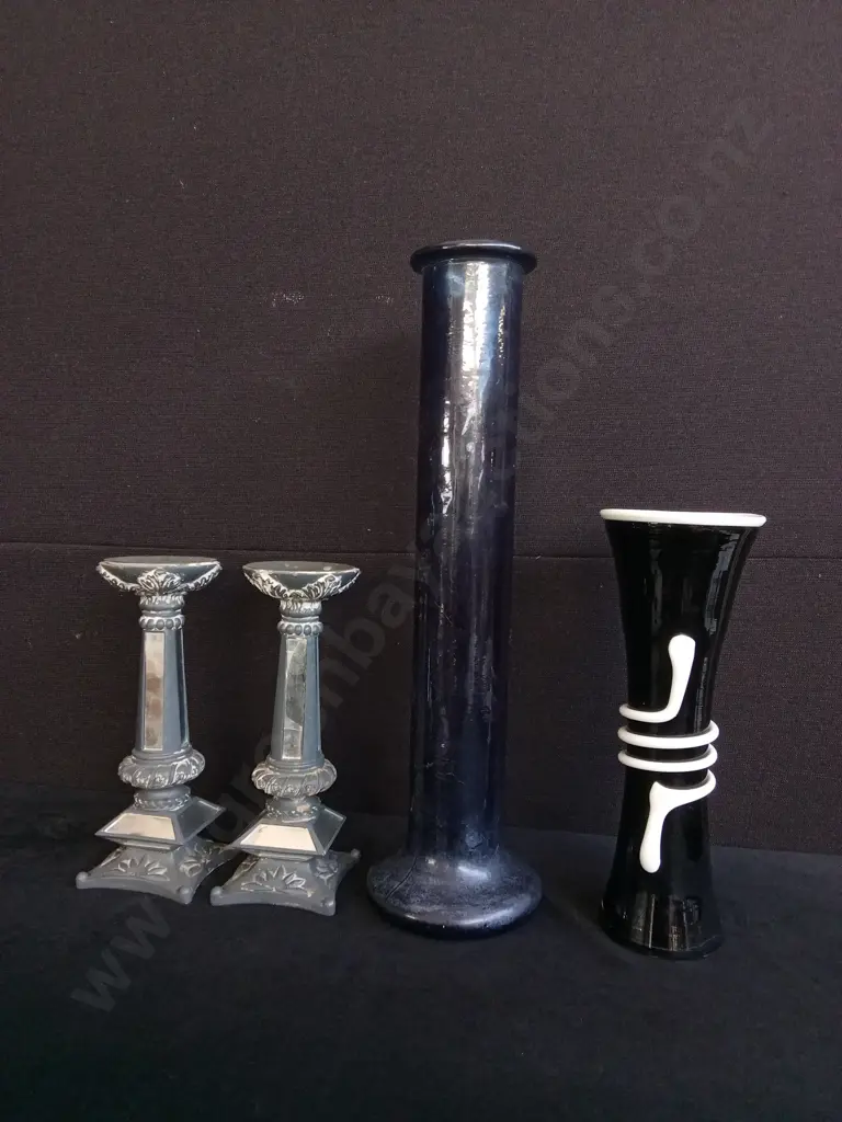 4 PIECES VASES AND CANDLE HOLDERS Image 1++