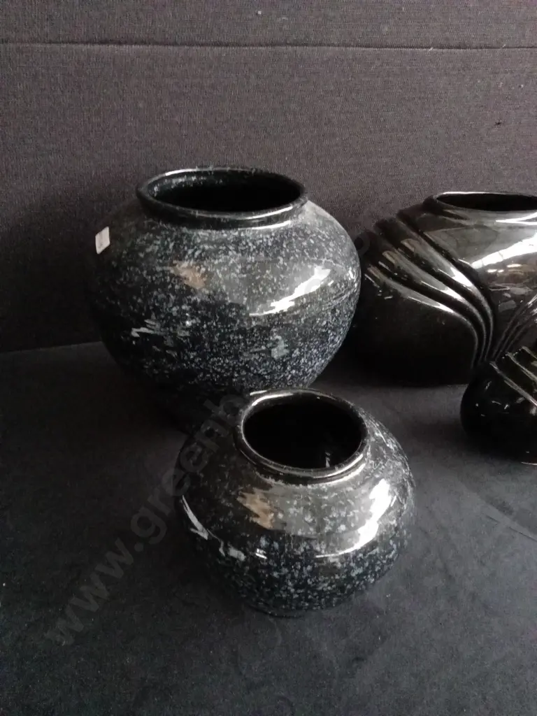 4 PIECES VASES, 2 SETS Image 1++