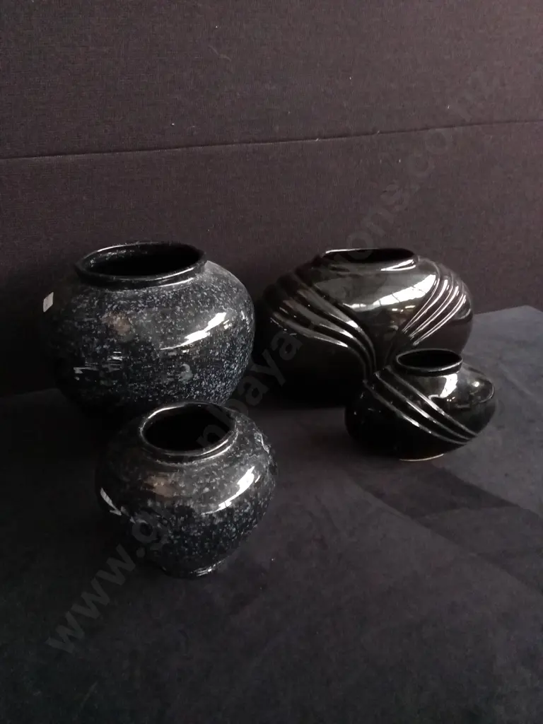 4 PIECES VASES, 2 SETS Image 1++