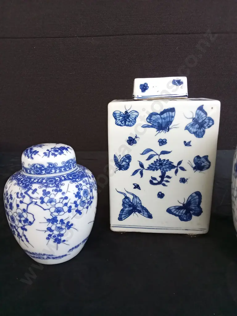 3 CERAMIC JARS Image 1++